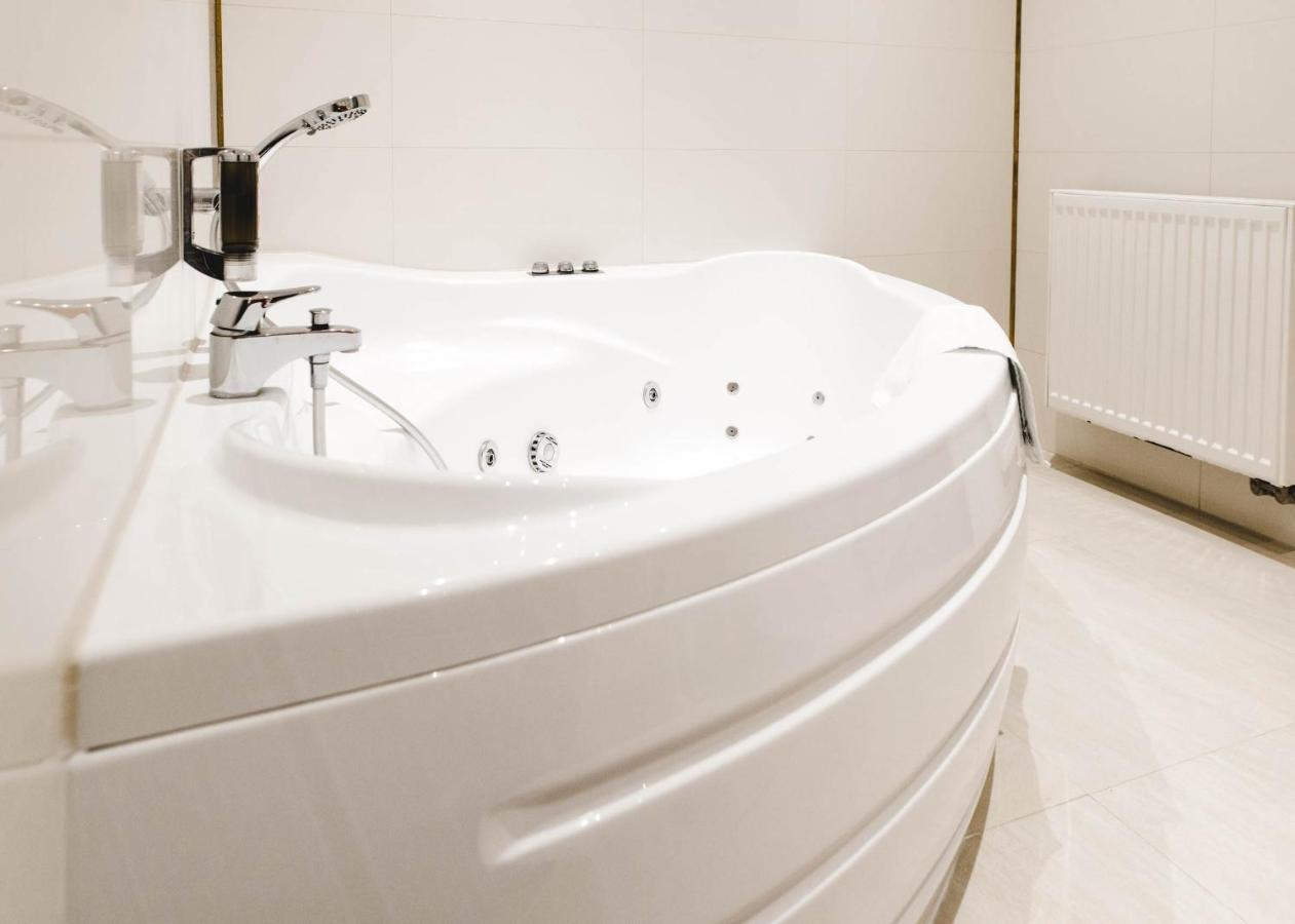 Hotel Court Wellness&Spa Kędzierzyn-Koźle Εξωτερικό φωτογραφία